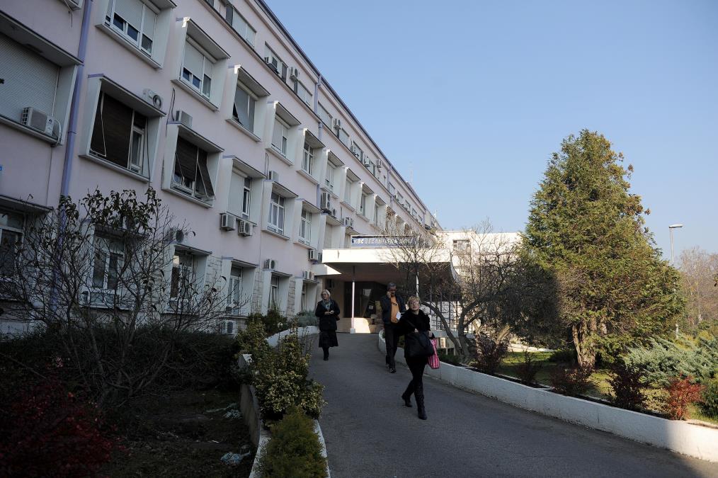 SAV KRVAV UŠAO U BOLNICU I REKAO OVO! Užas u Beogradu - evo gde je muškarac (45) ranjen 