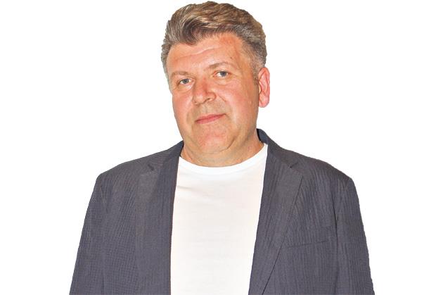 "ZAVRŠIO SAM U BOLNICI JER SAM ŽELEO DA DOKAŽEM DA NISAM TATIN SIN!" Bane Bojanić otkrio sve o odnosu s ocem Milošem, sujeti na estradi i privatnom biznisu