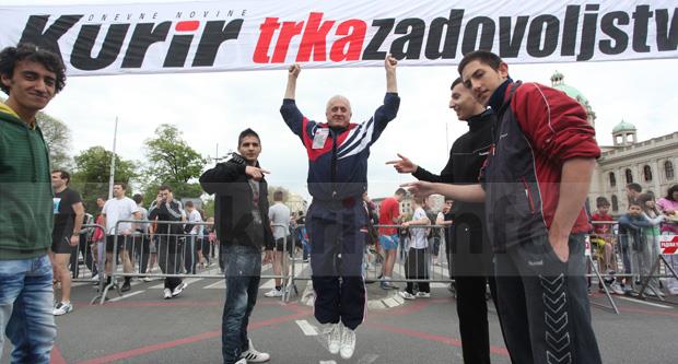 beogradski-maraton-2012-kurir-trka-zadovoljstva.jpg