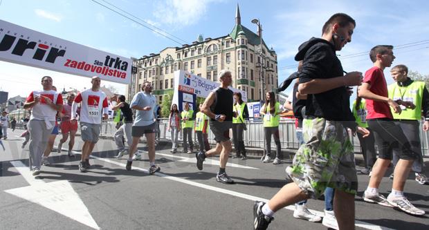 beogradski-maraton-2012-kurir-trka-zadovoljstva.jpg