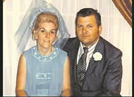 john-wayne-gacy-and-carole-hoff.jpg