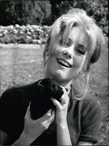 Katrin Denev u mladosti