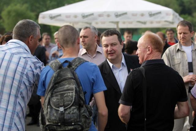 ivica-dacic-uranak-prvomajski-uranak-makis.jpg