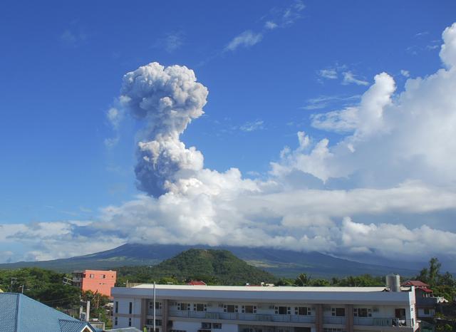 erupcija-vulkana-na-filipinima.jpg