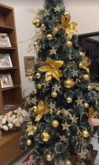 Žena fudbalera pokazala LUKSUZNU VILU, sve sija i pršti u boji ZLATA