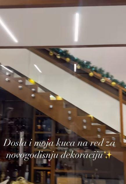 Žena fudbalera pokazala LUKSUZNU VILU, sve sija i pršti u boji ZLATA