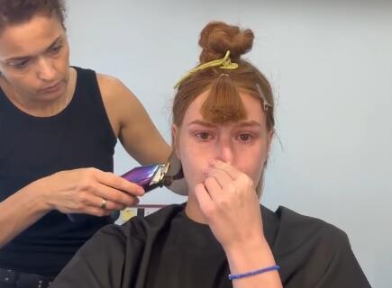 Una Lučić plače dok je šišaju zbog uloge