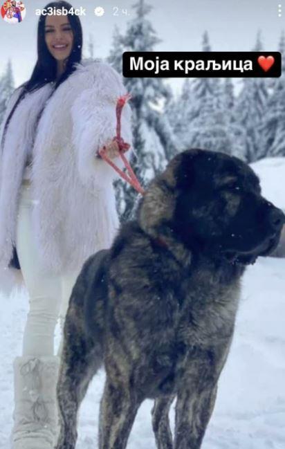 Devojke odlepile za čizmama Bogdane Ražnatović