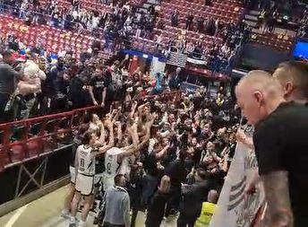 2025-01-16 22_50_36-WhatsApp.jpg