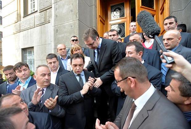 aleksandar-vucic-aleksandar-vulin-poseta-hapsenje.jpg