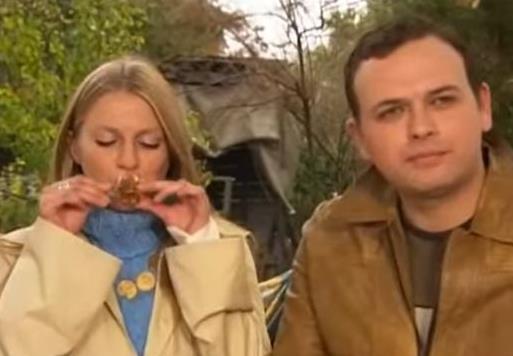 Ana Sakić i Nedeljko Bajić u seriji Selo gori, a baba se češlja
