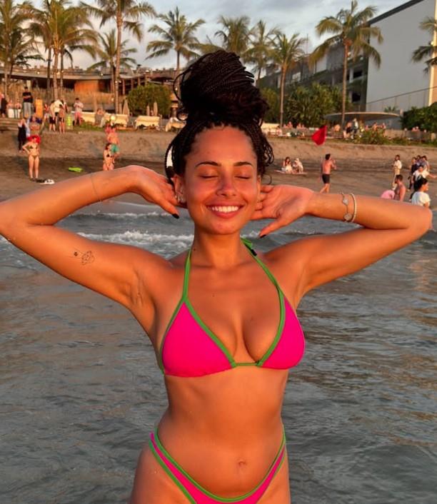 Bikini fotografije Amber Džil