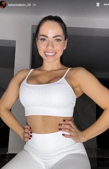 Žena Darka Lazića izgleda kao avion četiri meseca nakon porođaja