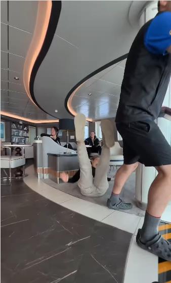 kruzer pri udaru talasa 5.jpg