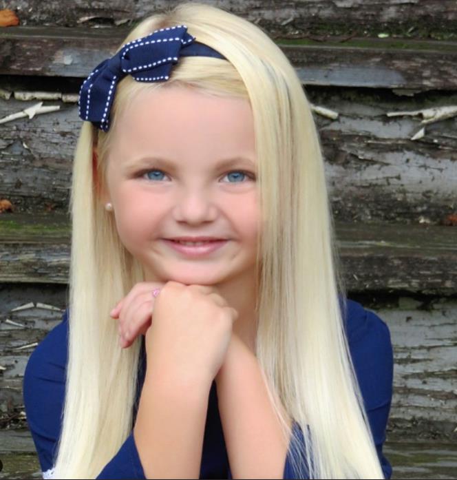 Aira Meri Braun kao devojčica