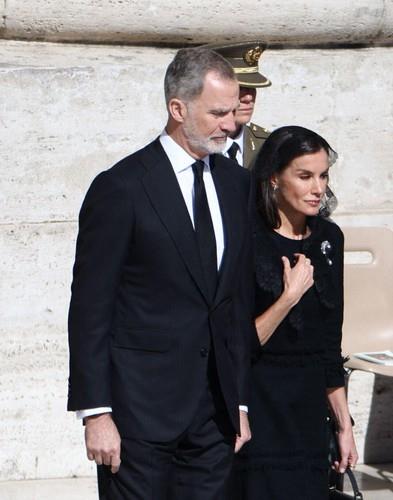 kralj felipe kraljica leticija na sahrani pape franje profimedia-0992481670.jpg