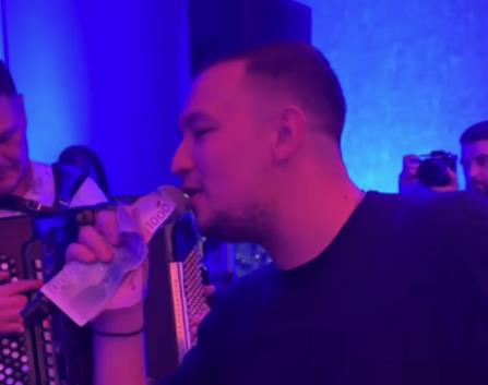 Uroš Živković za refren pesme uzeo 3000 evra bakšiša