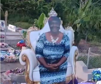 Groblje sa figurom pokojnika 3.png