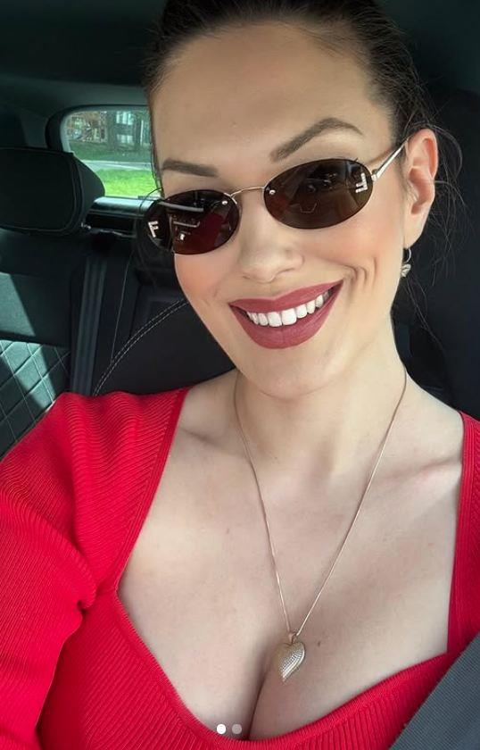 2025-05-27 07_28_35-Nina Radulovic (@nina_radulovic_official) • Фотографије и видео записи на услузи.jpg