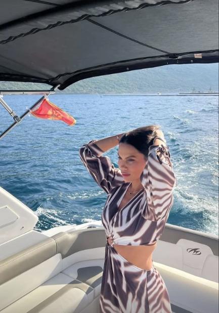 Viktor Troicki sa suprugom na letovanju