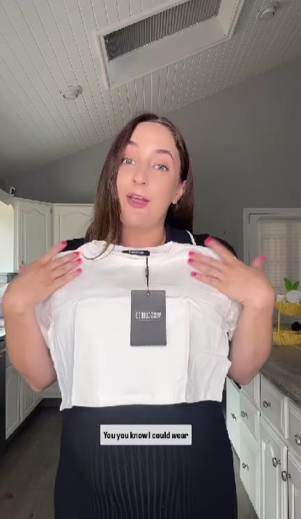 Otvorila paket posle 10 godina koji joj je greškom stigao.jpg