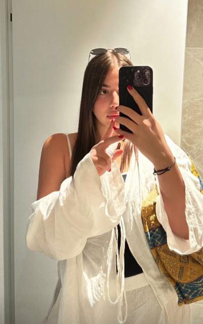 Una Čolić opalila selfi u toaletu