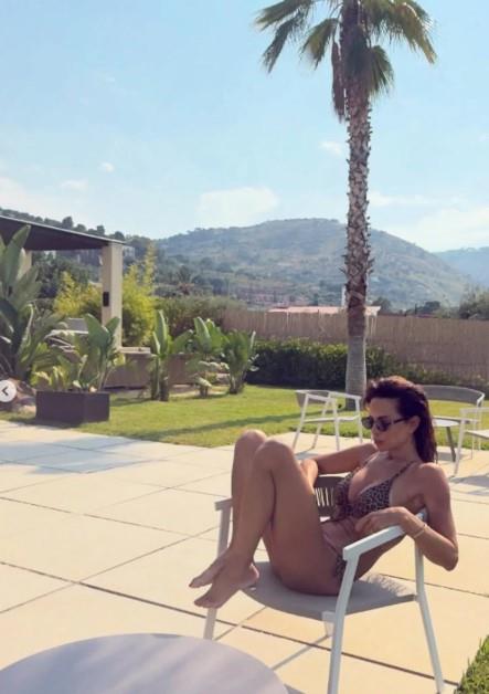 Nikolina Pišek se sunča