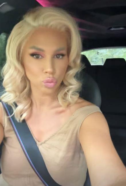 Katarina Kaja Ostojić sa plavom perikom