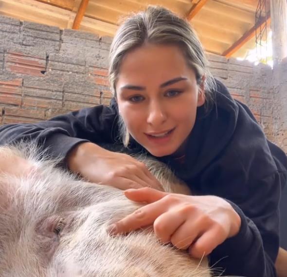 Anđela Bulut na svojoj farmi u Brazilskom selu (6).png