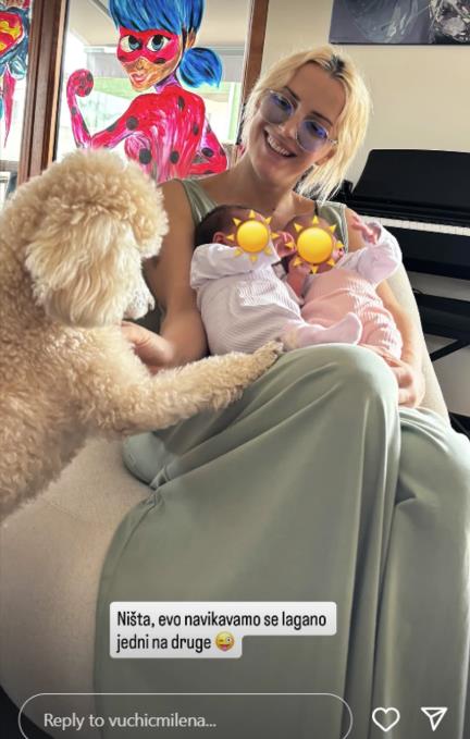 Milena Vučić sa blizancima nakon porođaja