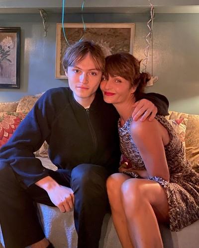 Helena Kristensen sa sinom Mingusom za njegov 24. rođendan