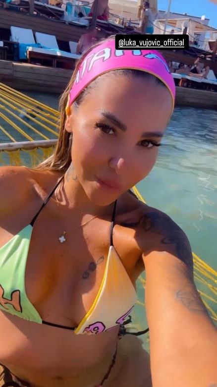 Aneli Ahmić sa Lukom Vujovićem na moru