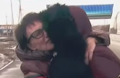 Susret Olge sa ćerkom Mašom.jpg