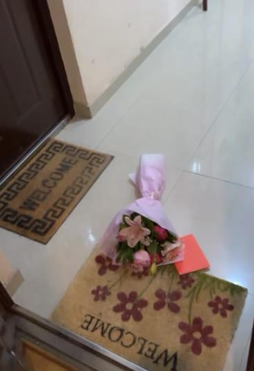 MAJA MARINKOVIĆ OTVORILA VRATA STANA I ZANEMELA OD ŠOKA! Nepoznata osoba joj ostavila kovertu na kojoj piše ovo, starleta sve obelodanila (FOTO)