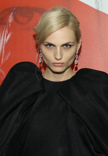 Andreja Pejić na crvenom tepihu
