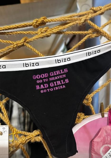 Donji veš Une Čolić intrigira