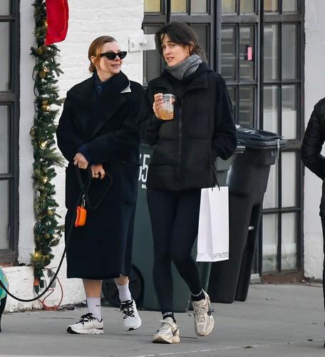 Kloi Grejs Morec, Kejt Harison