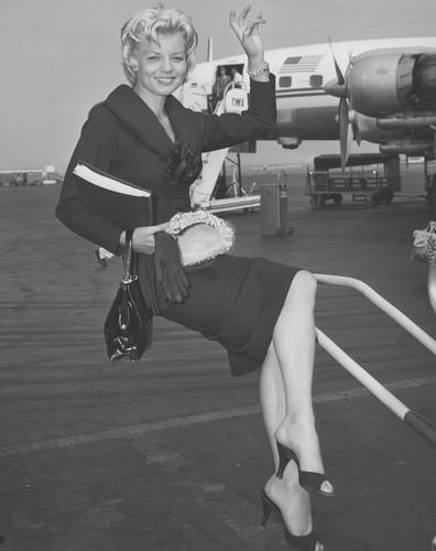 Tania Velia, Tanja Ivelija