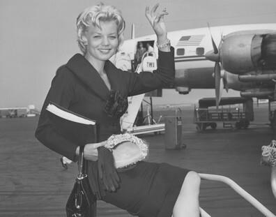 Tania Velia, Tanja Ivelija