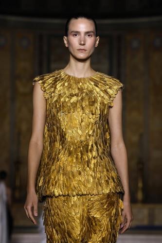 Mijo Mihaljčić na reviji Prabala Gurunga