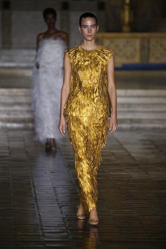 Mijo Mihaljčić na reviji Prabala Gurunga