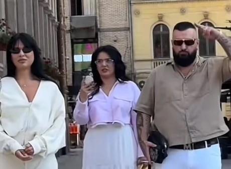 Buba Koreli sa svojim ženama