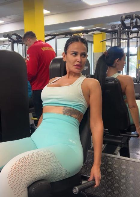 Indi Arafinović posle treninga pije kozju surutku