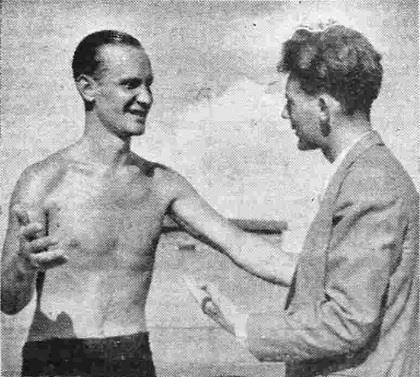 Emil Bednarski prenosi novinaru svoja ratna iskustva.jpg