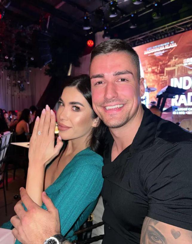 Nikola Đorđević sa verenicom