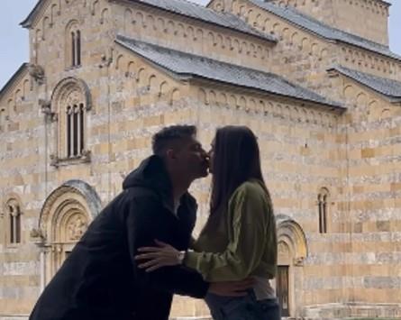 Milan Vasic sa zenom.jpg