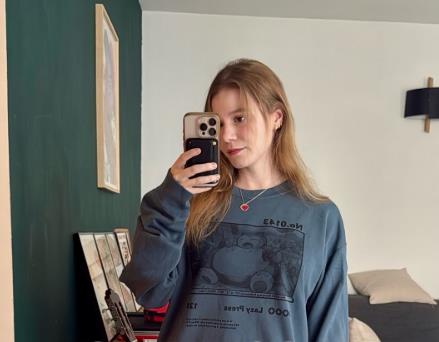 Devojka koju su odbili na razgovoru za posao zbog odeće koju je obukla