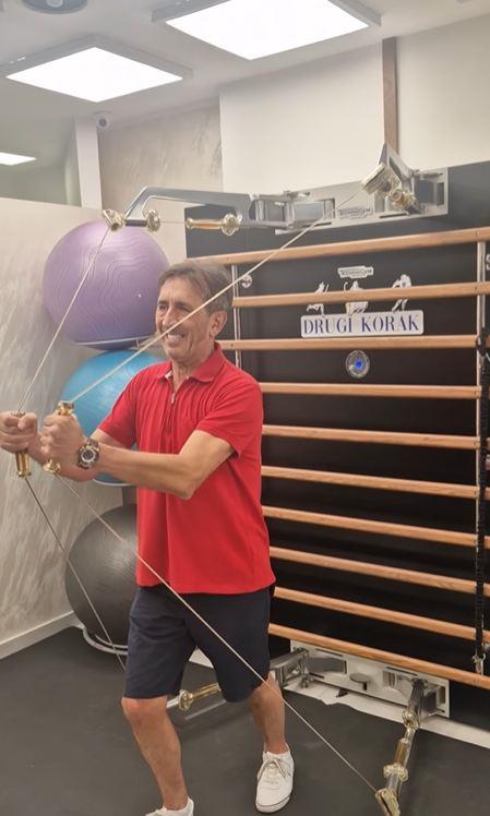 Žika Jakšić vežba