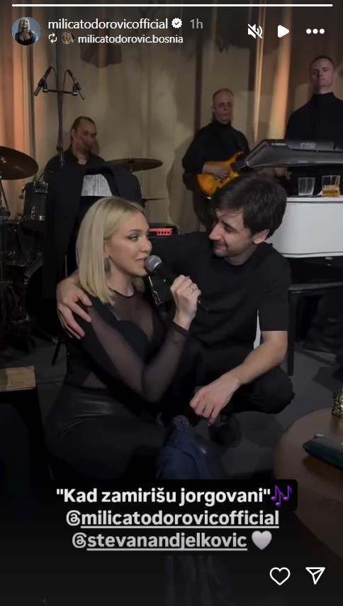 Milica Todorović trudna peva u klubu