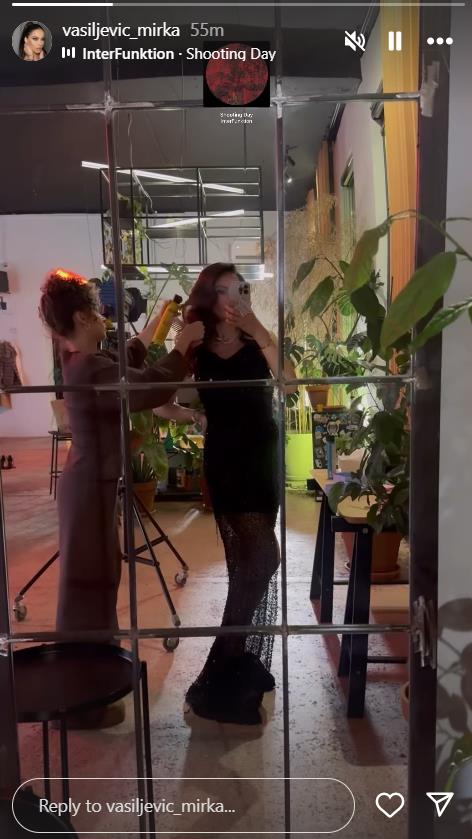 Mirka Vasiljević u crnoj haljini od čipke